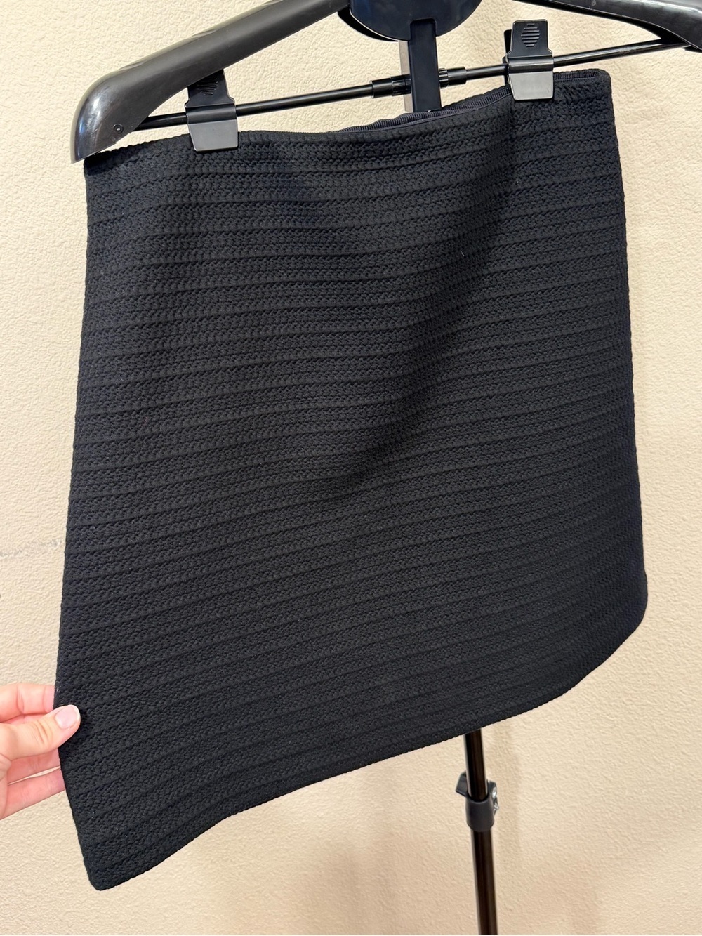 Ann Taylor Black Textured Knit Mini Skirt | Preppy Office Siren Quiet Luxury |4P